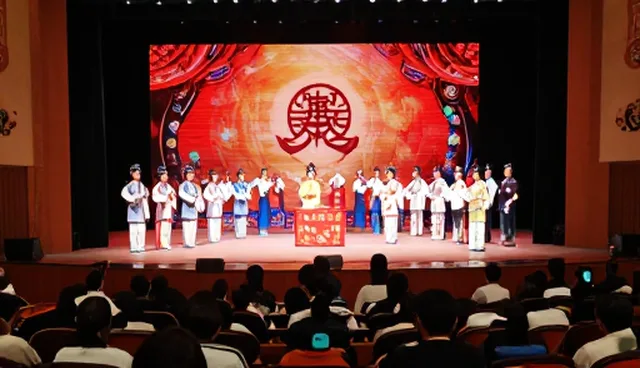 网页制作报价，如何合理规划戏迷论坛建设成本