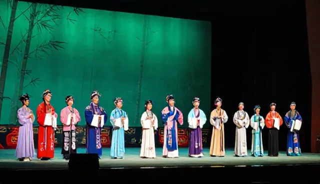 河南建网站:如何通过粤剧课程实现在线观演